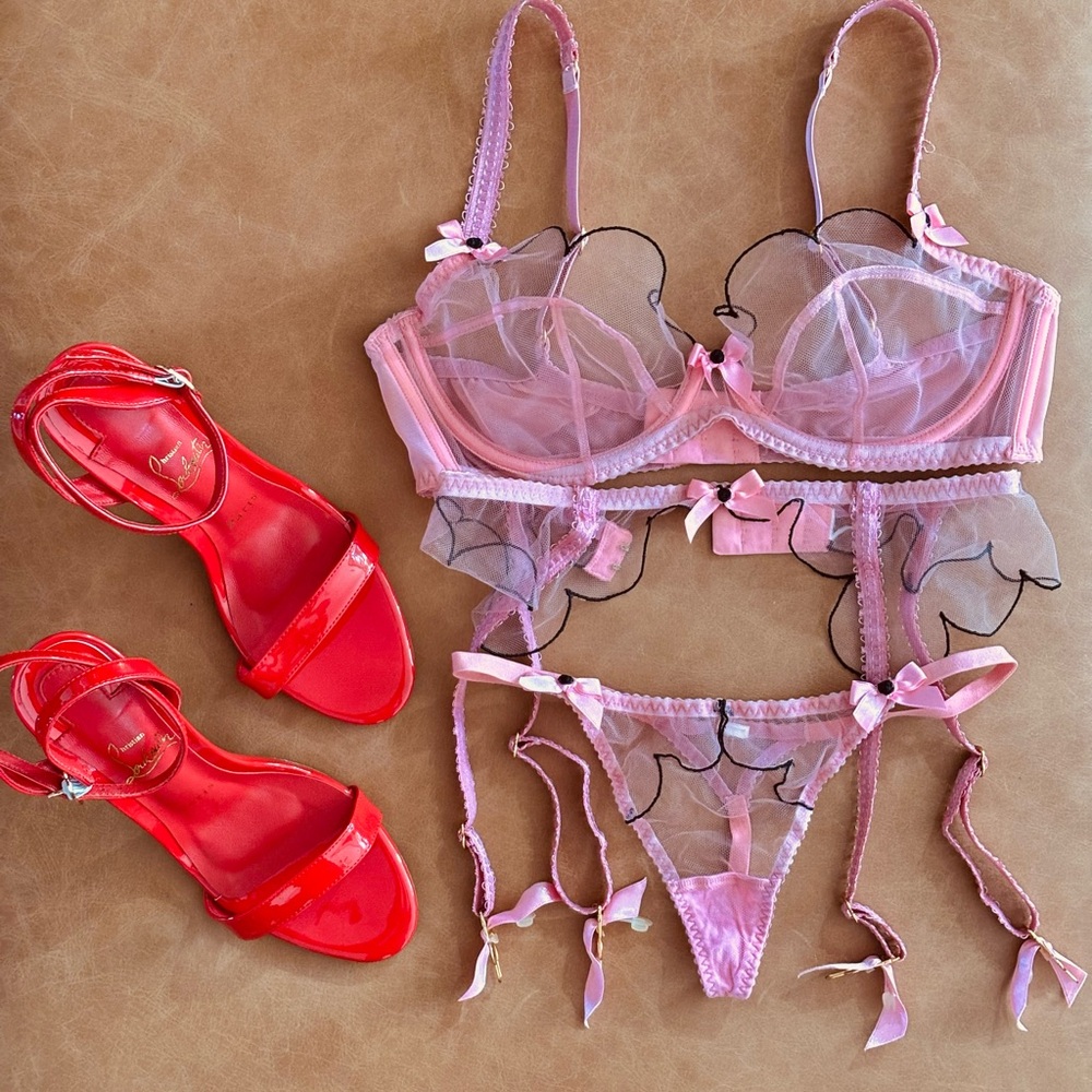 Lorna thong suspender set